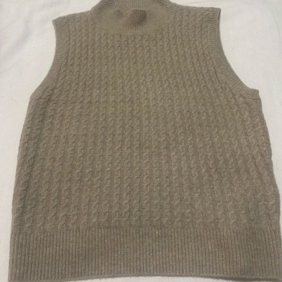 Abercrombie Sweater top. Never worn! - Picture 1 of 4